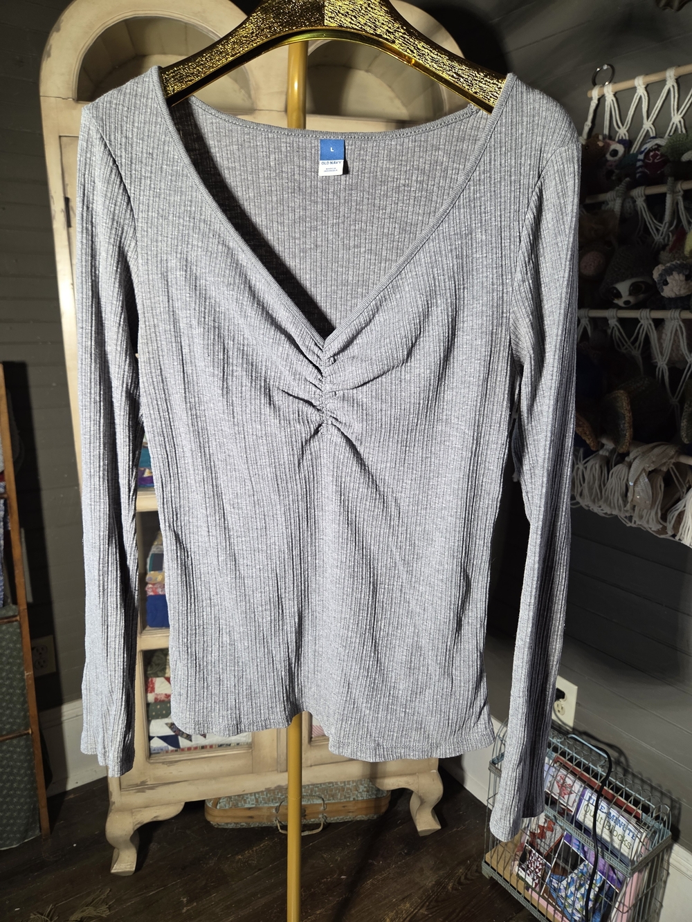 Old Navy Gray Ribbed V-Neck Long Sleeve Top with Front Ruching
